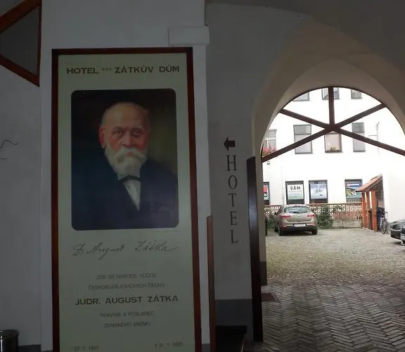 Zatkuv Dum 3*